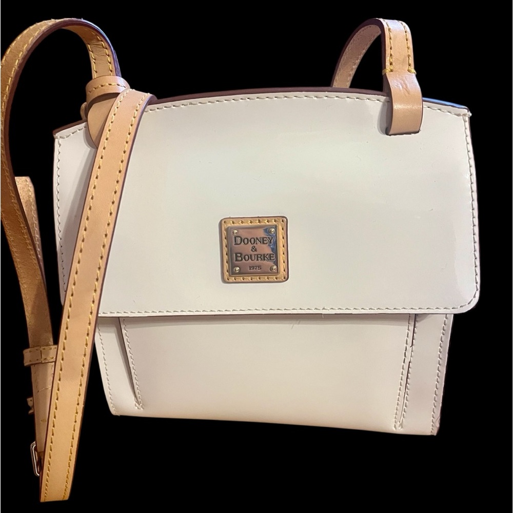 Dooney & Bourke White Patent Leather Crossbody Purse 8x8x2 adjustable strap EUC!
